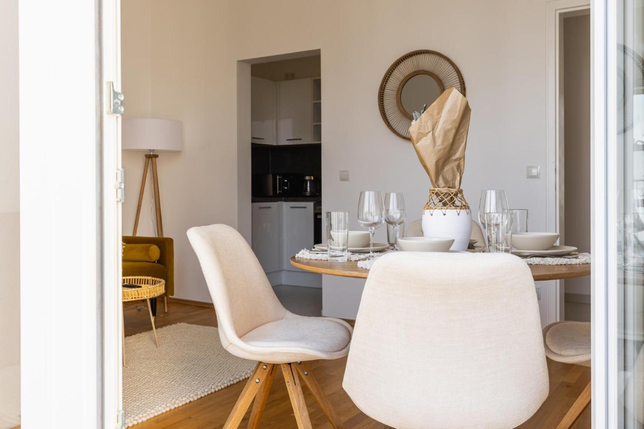 Bright Stylish Apartment With A Balcony In A Top Location เวียนนา ภายนอก รูปภาพ