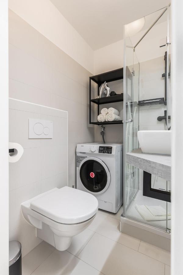 Bright Stylish Apartment With A Balcony In A Top Location เวียนนา ภายนอก รูปภาพ