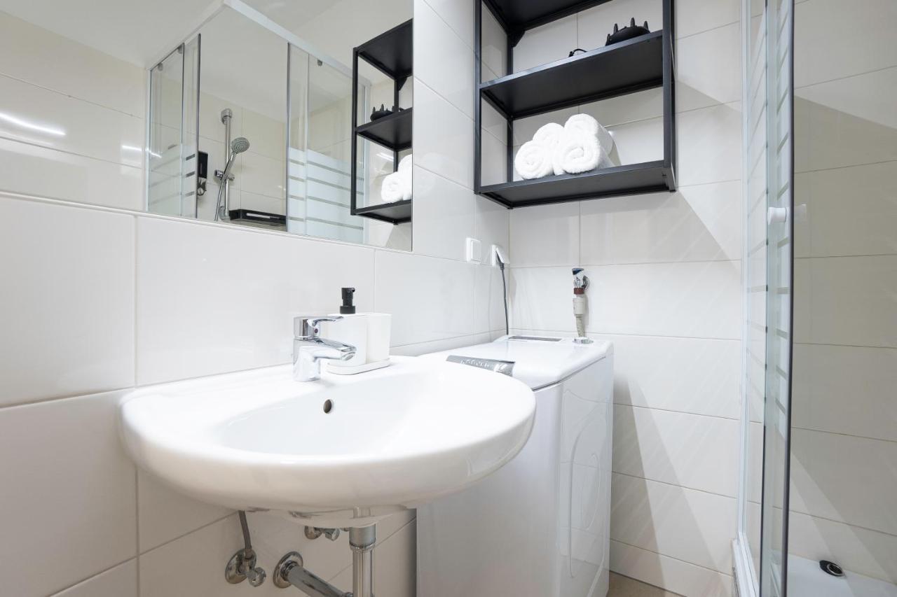 Bright Stylish Apartment With A Balcony In A Top Location เวียนนา ภายนอก รูปภาพ